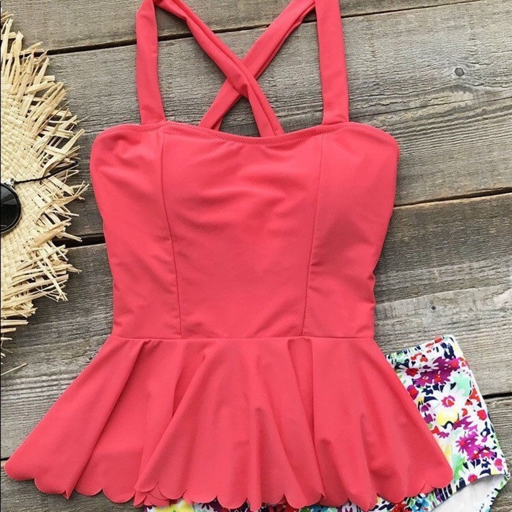 NWOT Coral/floral tankini.